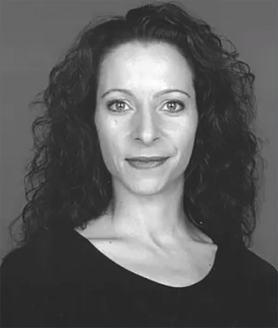 Headshot Elizabeth Auclair