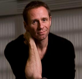 Headshot Espen Giljane