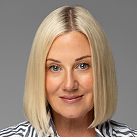 Headshot: Shannon Atkins headshot