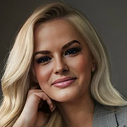 Headshot: Marinda Davis