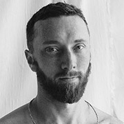 Headshot: Riley Watts