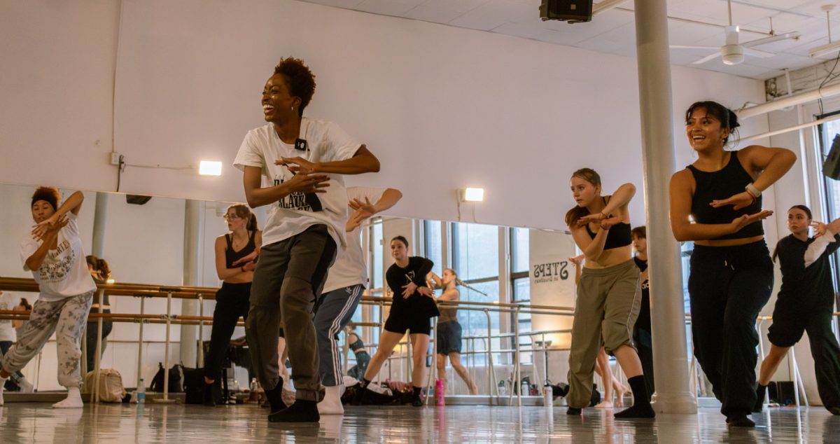 Smiling hip hop dancers in Steps Studio taking Ultimate Intro Dance Workshops