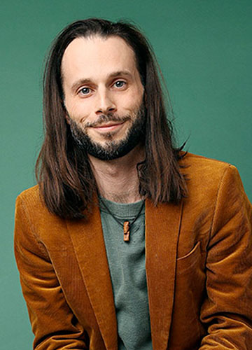 Alex MacDonald Headshot