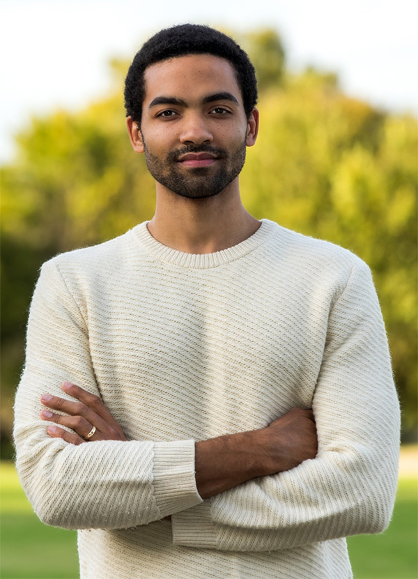 Silas Farley headshot