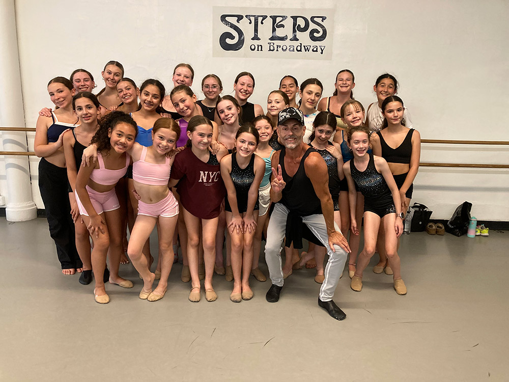 Group dance class visit from Dancing Buns with John Leggio 7-24-26