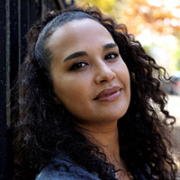 Headshot: Shauna Mitchell
